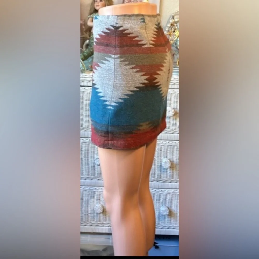 American Eagle Mini Skirt Southwestern Print in Terracotta - Blue Colors size 0